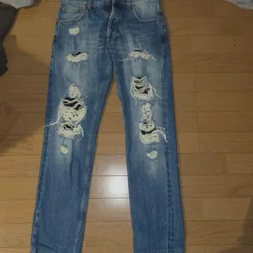 Alexander McQueen 데미지 진