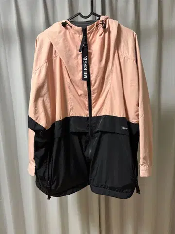 MILKFED. 후드 부착 자켓 핑크/블랙 마운틴 후드티