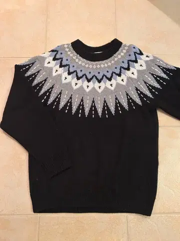 새상품급 유나이티드 애로우즈 노르딕 무늬 스웨터 남성용 M 사이즈 블랙