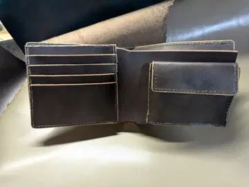 가죽 공예 2단 접이식 지갑 33