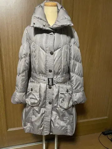 다운 자켓 벨트 포함 롱 코트 가볍고 따뜻한 새상품급