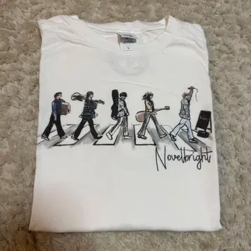 Novelbright T셔츠
