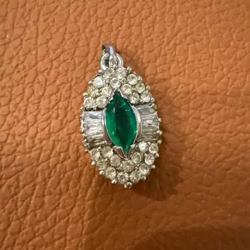 에메랄드 그린의 참