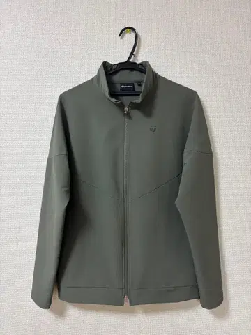 TaylorMade 올리브 그린 자켓