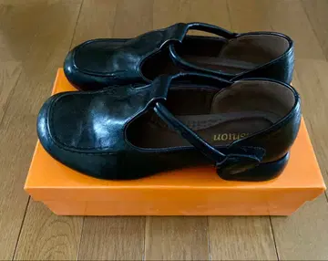 emiwalk T 스트랩 슈즈 24cm 블랙