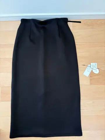 Gready Brilliant 다이버 타이트 스커트