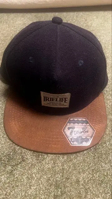 7 Union Irielife Flat Snap Black Cap