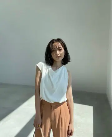 anuans 비대칭 드레이프 블라우스