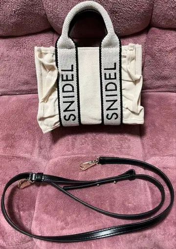 상태 좋음 SNIDEL 프릴 로고 미니 백