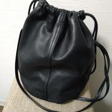 새상품급 genten 소가죽 서스티나 복조리 가죽 블랙 복조리 백