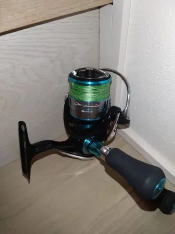 스피닝 릴 에메랄다스 LT2500-DH