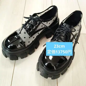 새상품 주메로 통굽 도트 레이스업 슈즈 블랙 23cm