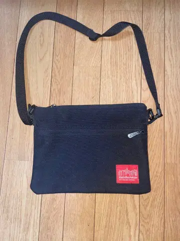 블랙 숄더백 Manhattan