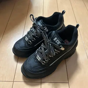 KSWISS 블랙 스니커즈