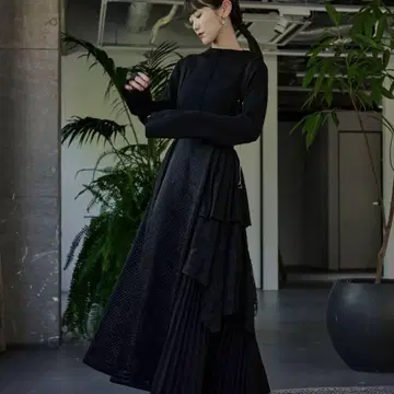 Asymmetry tiered 벨로아 퀼트 스커트