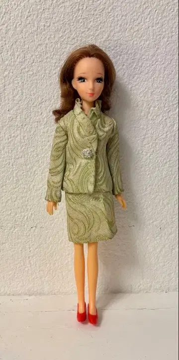 초대 리카짱의 엄마 + 코스튬 x 2 + 하이힐