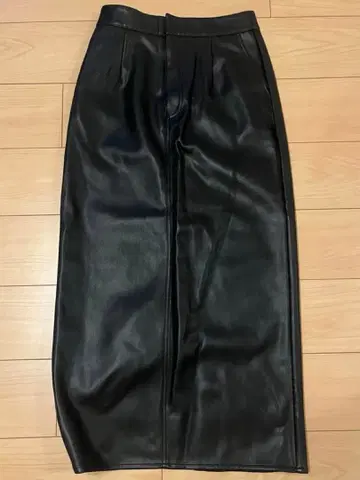 블랙 가죽 타이트 스커트 A part by