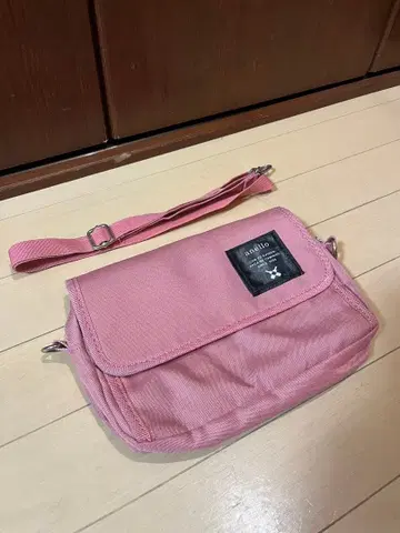 아네로 핑크 숄더백 패브릭