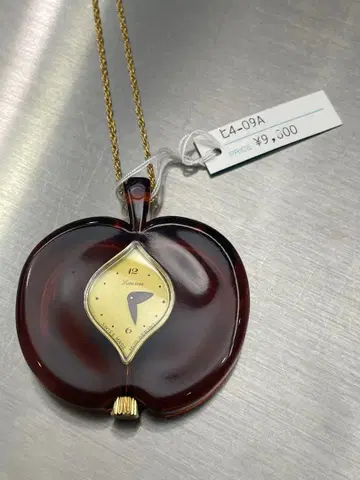 사과형 회중시계 다크 레드