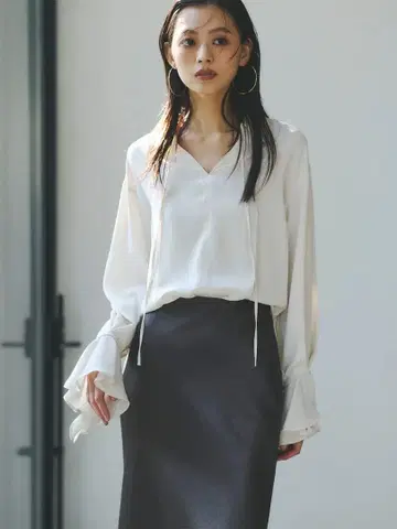 anuans 볼란 커프스 블라우스