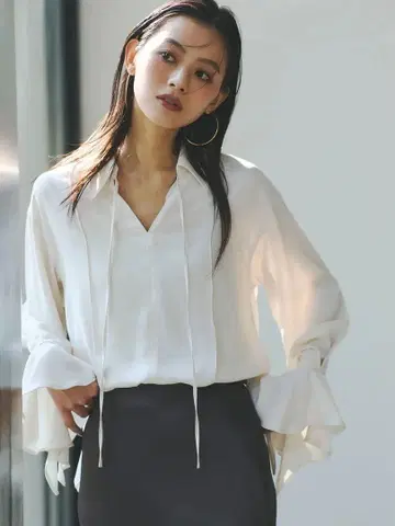 anuans 볼란 커프스 블라우스