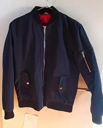 [미사용에 가까운] ZARA MAN 네이비 플라이트 자켓 S