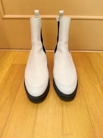 다이애나 화이트 가죽 사이드 고어 부츠