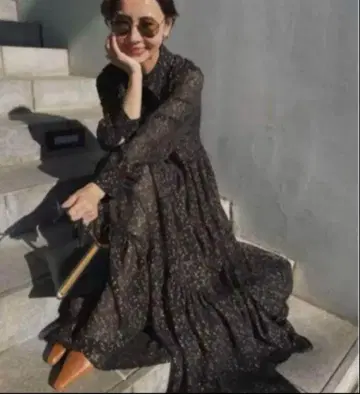 TWINKLE WIDENING DRESS 별 패턴 티어드 드레스