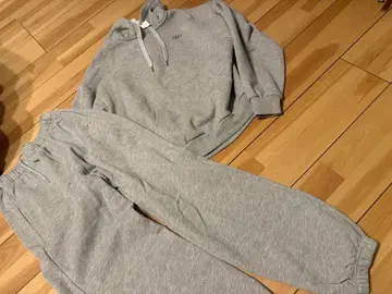 거의 새상품 alo 후드 부착 맨투맨 & 조거 팬츠 세트 aloyoga