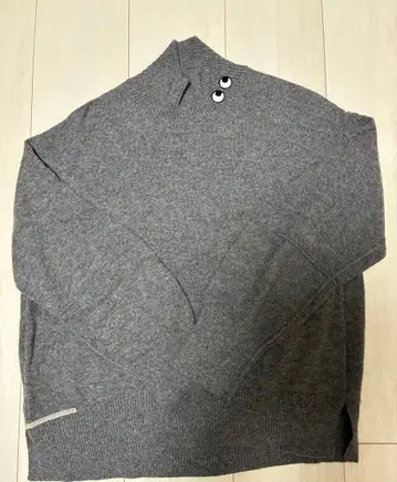 안야 힌드마치 x 유니클로 콜라보 캐시미어 스웨터