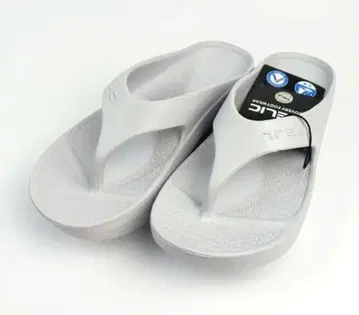 새상품 TELIC 여성용 샌들 M 사이즈, ICEGRAY (하자 있음)