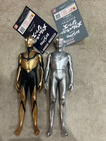 울트라맨 실버 & 골드 피규어 세트