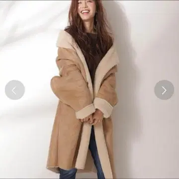 새상품급 나노 유니버스 페이크 무스탕 코트