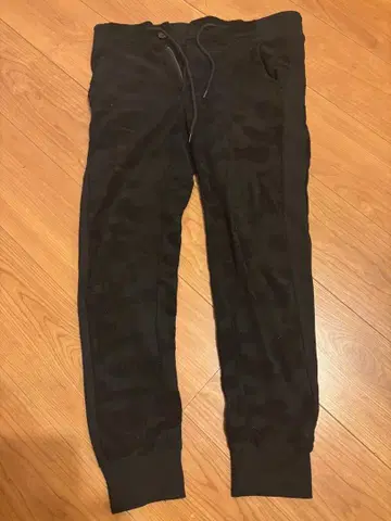 스키니 스웨트 팬츠 카모플라쥬 패턴 블랙