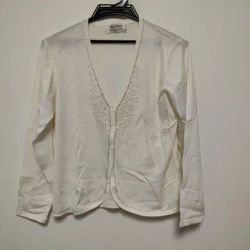 마리사 크리스틴, 비즈 장식 긴팔 가디건