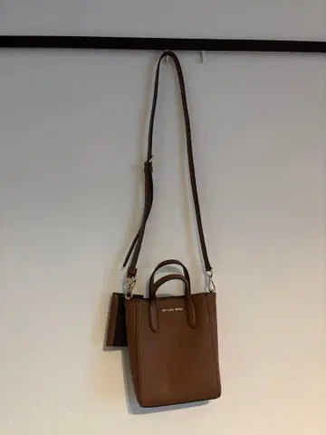 마이클코어스 브라운 숄더백