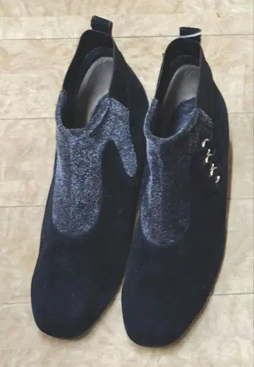 [ 미사용 ] 여성용 숏부츠 블랙 24cm 3E 블랙