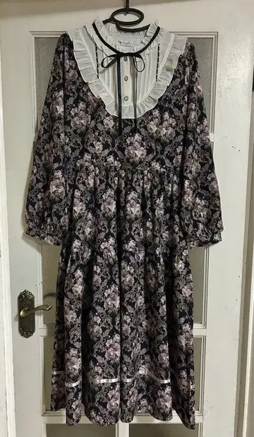 엑시즈팜 꽃무늬 긴팔 원피스