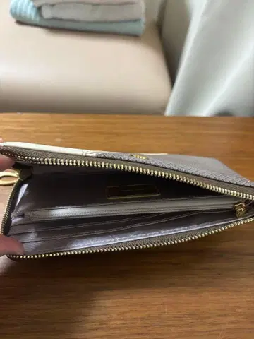 시마다 슈헤이 감수의 지갑