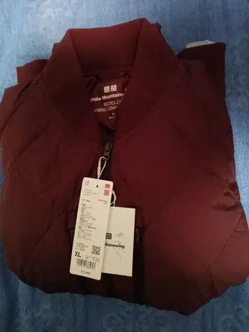 유니클로 화이트 마운티니어링 리사이클 하이브리드 다운 와인 XL