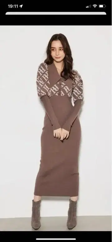 rienda R 로고 타이트 Knit OP