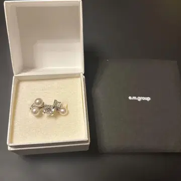 em 이어커프 펄 지르코니아 실버