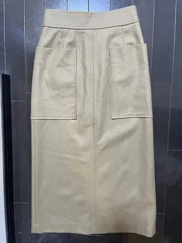 [드레스트리아] [DRESSTERIOR] 베이지 타이트 스커트