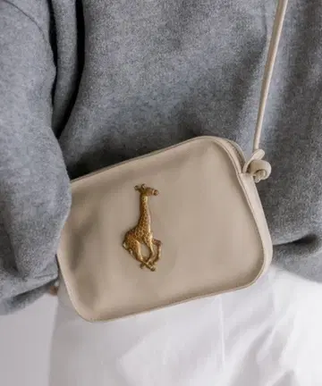 ear PAPILLONNER 이아파피요네 숄더백 기린