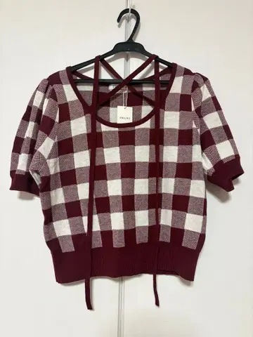 택 포함 미사용 새상품 INGNI 보르도/화이트 체크 무늬 반팔 니트 M