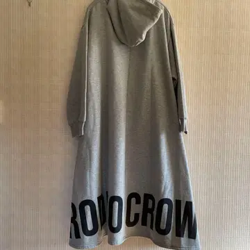 RODO CROWN 후드 부착 롱 A라인 원피스 그레이