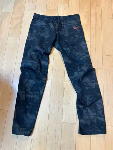 OAKLEY 블랙 카모플라쥬 골프 팬츠 32