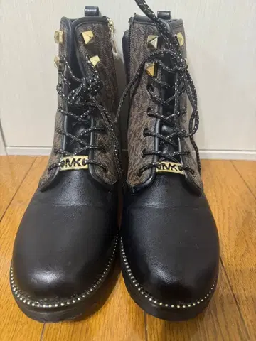 [ 미사용 새상품 ] Michael Kors 하이컷 부츠 블랙/브라운
