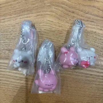 러브이즈 볼체인 달린 마스코트