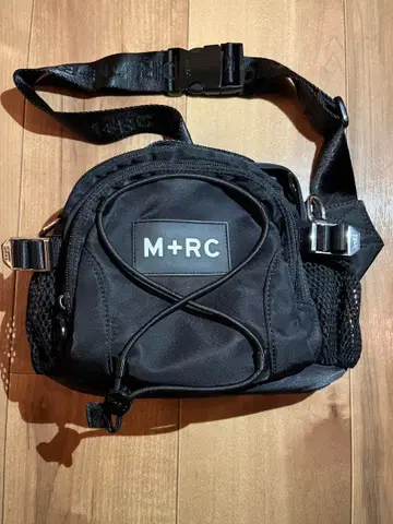 M+RC 블랙 바디백